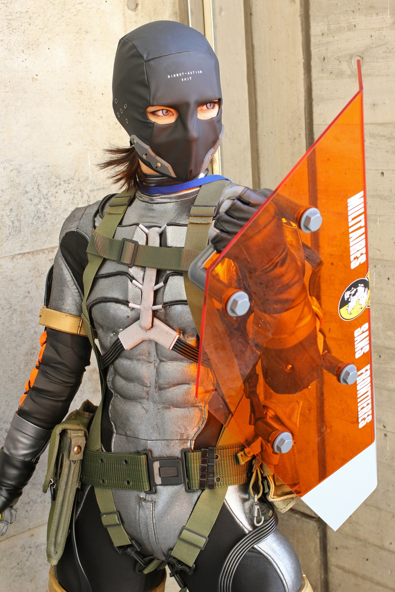 Illustration for article titled This Metal Gear Cosplay Is Direct-Action, Bananas